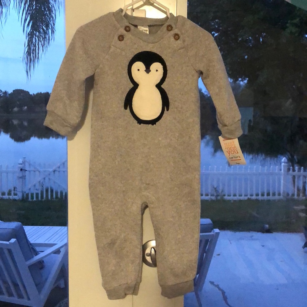 NWT carters penguin outfit 9m